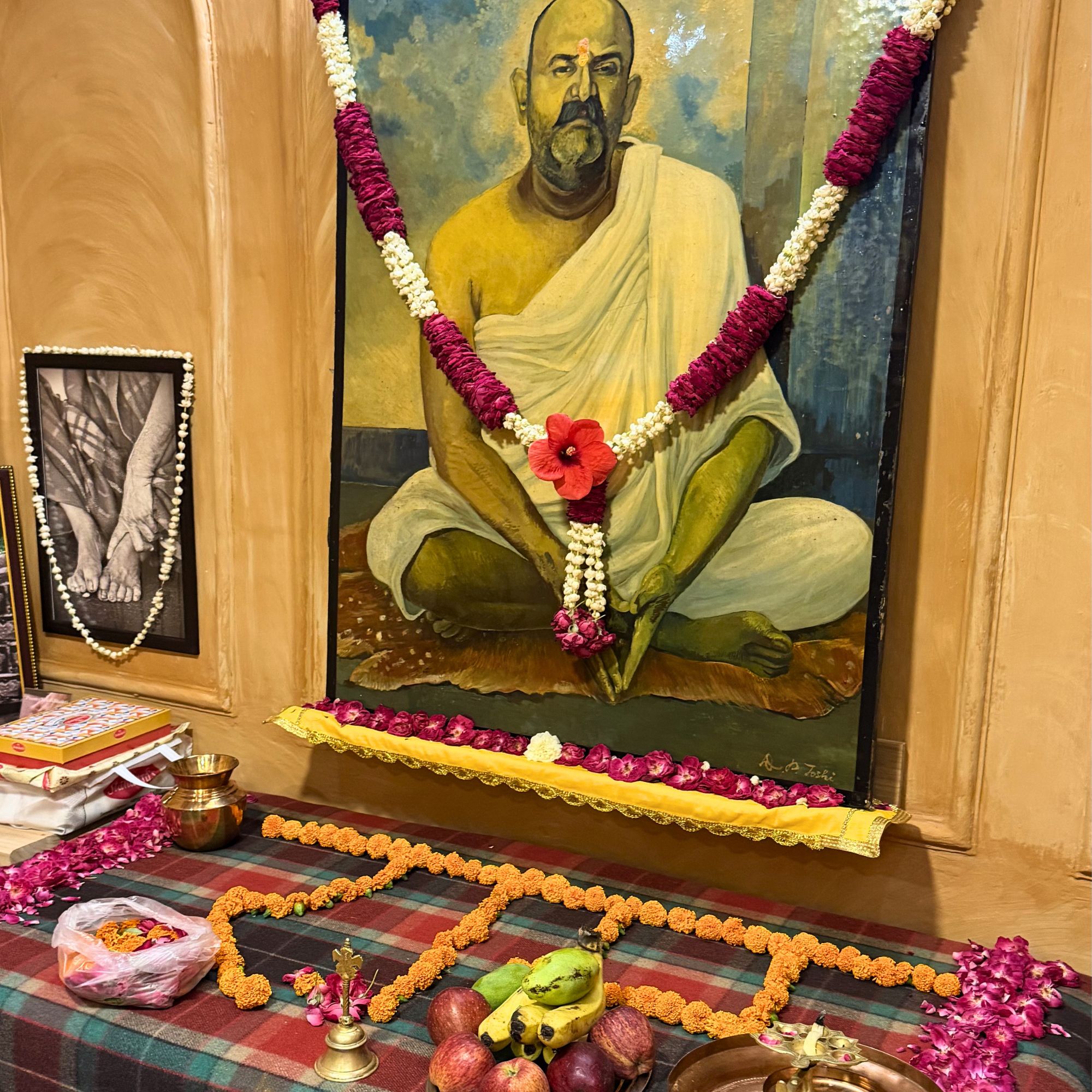Neem Karoli Maharaj Kutir — Maharajji's blanket and altar
